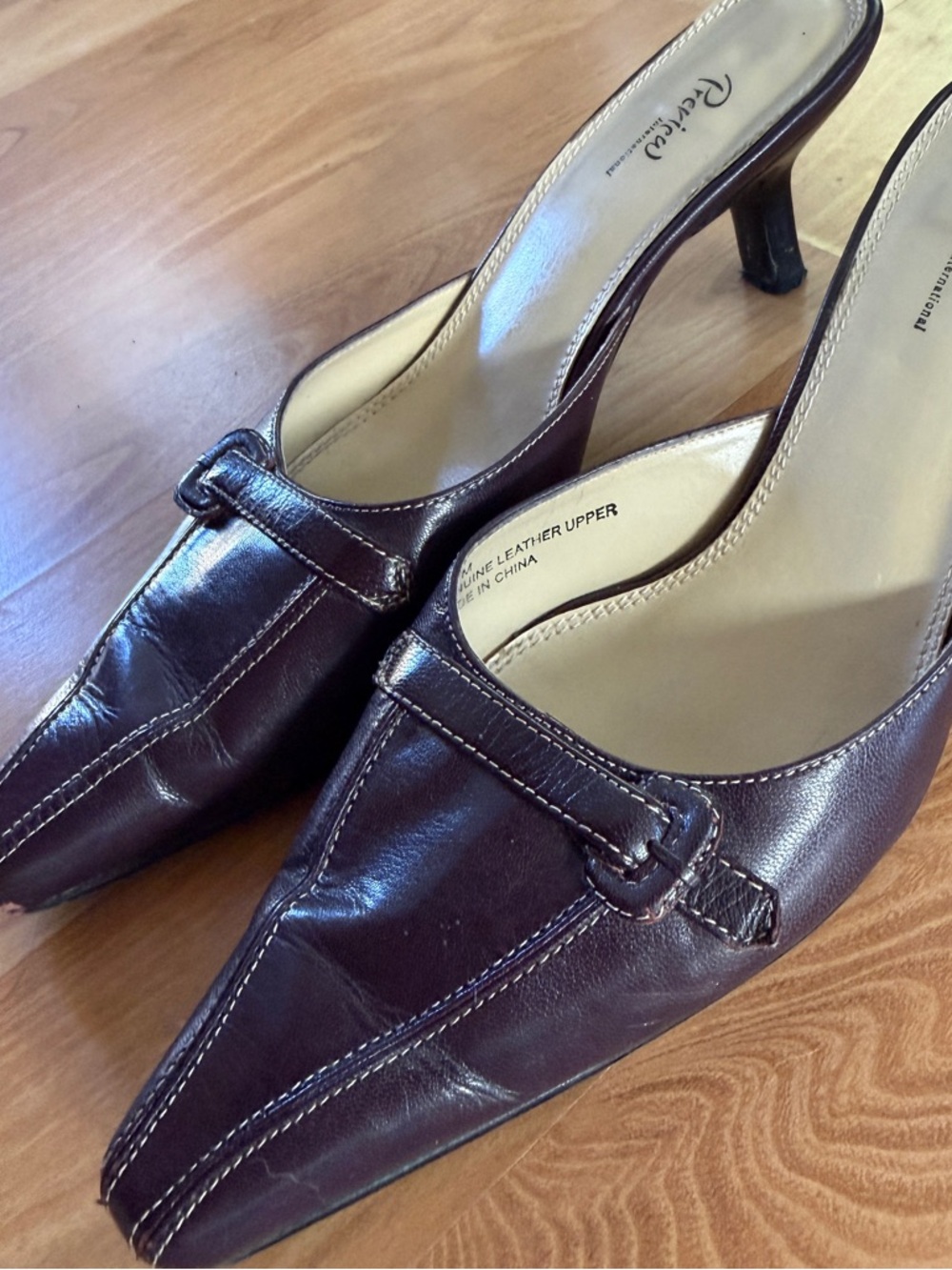 Vintage y2k preview leather burgundy Pointed-Toe Mule kitten Heels
